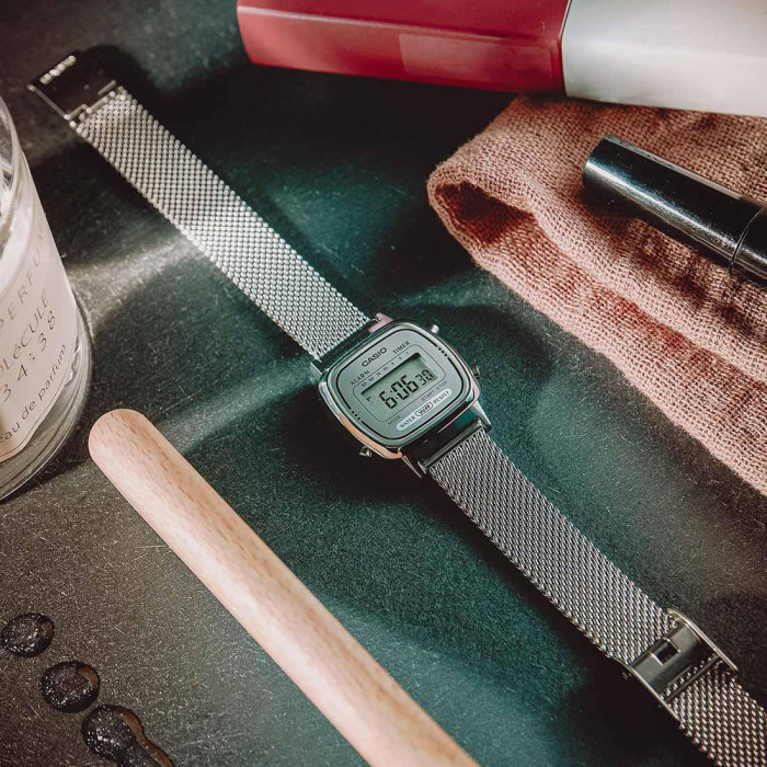 Годинник CASIO LA670WEM-7EF