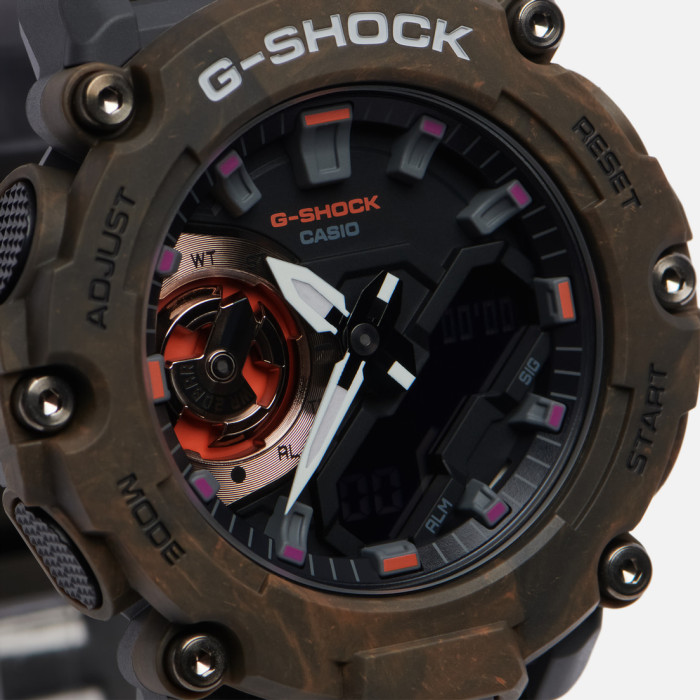 Годинник CASIO G-SHOCK GA-2200MFR-5AER