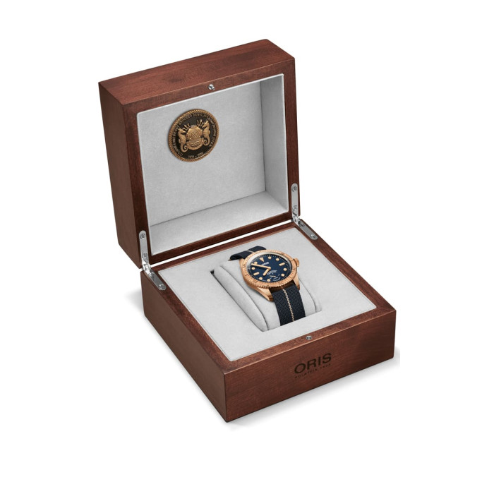 Часы Oris Carl Brashear Cal.401 401.7764.3185-Set