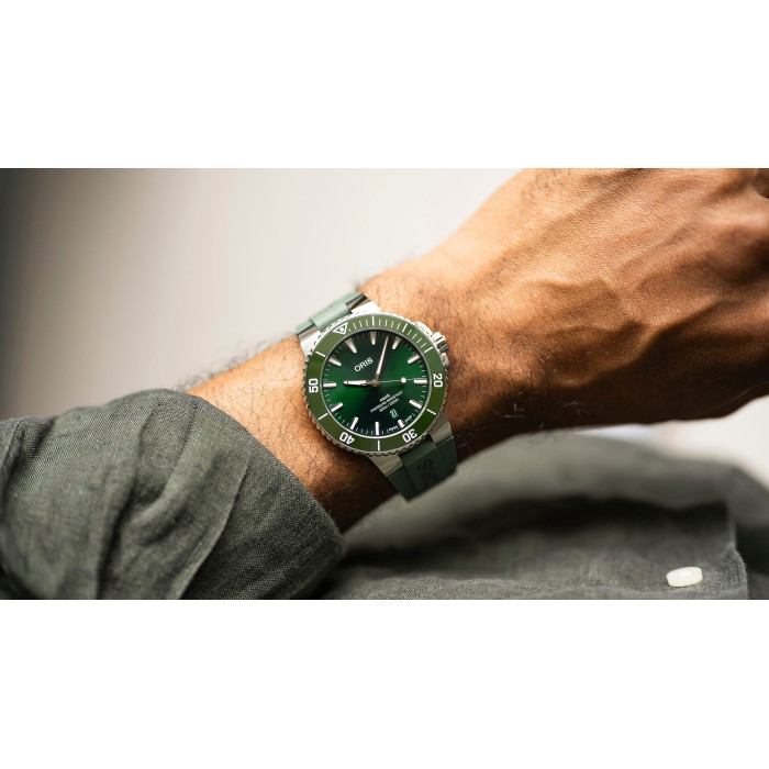 Годинник Oris Diving Aquis Date 733.7789.4157 RS 4.23.37FC
