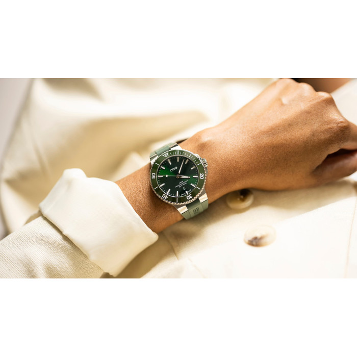 Годинник Oris Diving Aquis Date 733.7789.4157 RS 4.23.37FC
