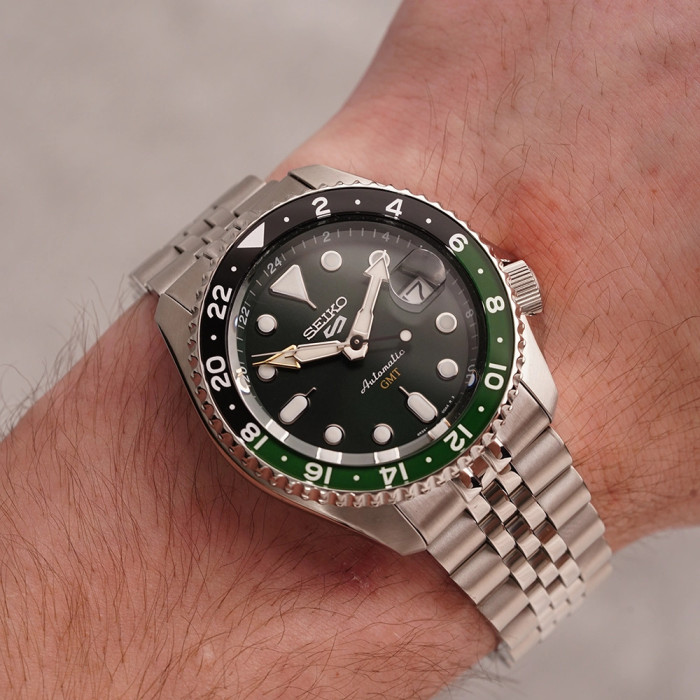 Годинник SEIKO 5 SPORTS GMT SSK035K1