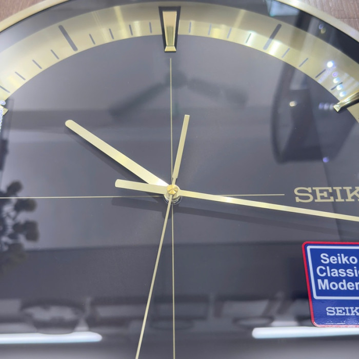 Настінний годинник SEIKO QXA840G