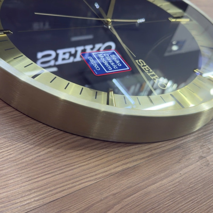 Настінний годинник SEIKO QXA840G
